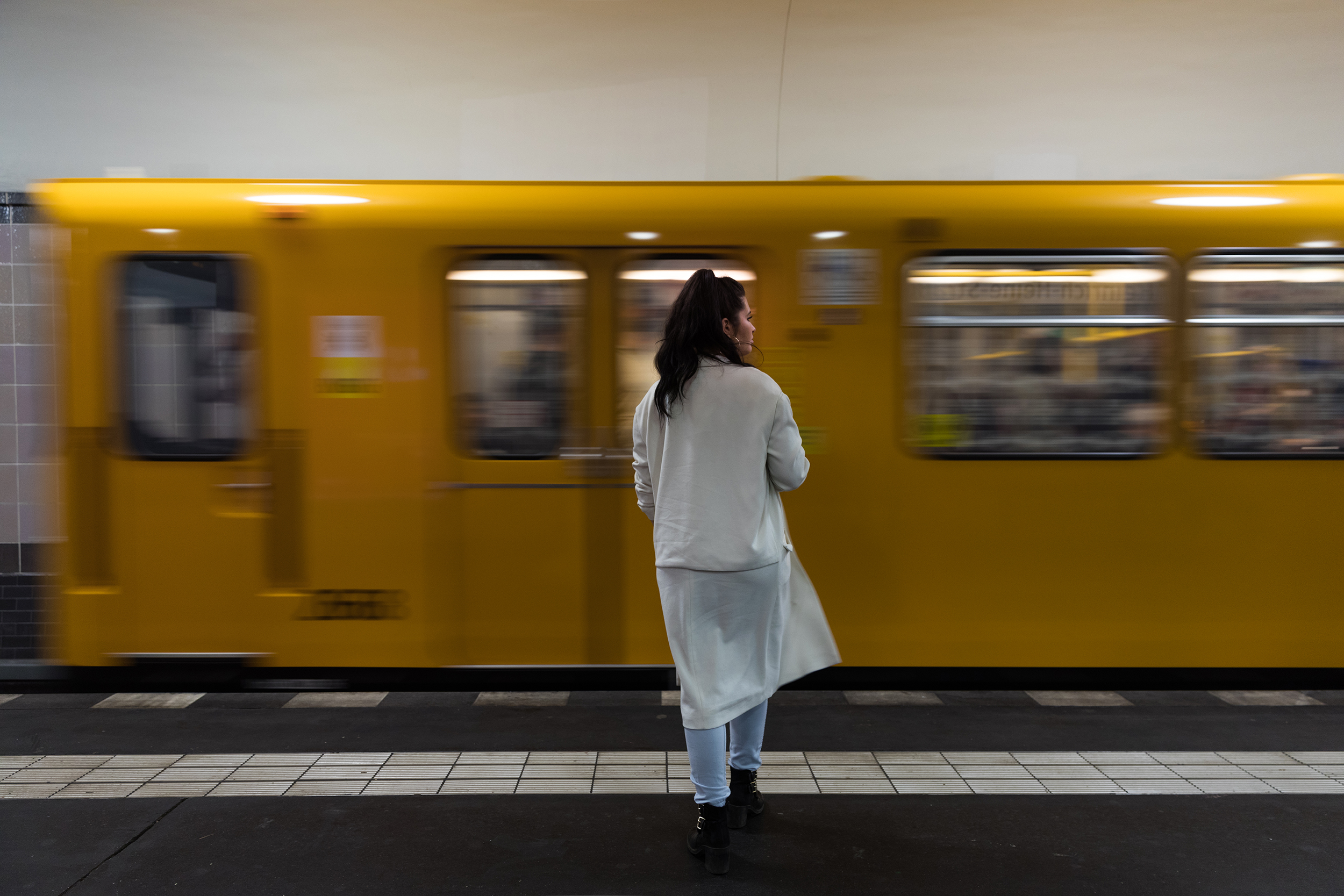 Die Junge Satomi Wird In Der U-Bahn Begrapscht